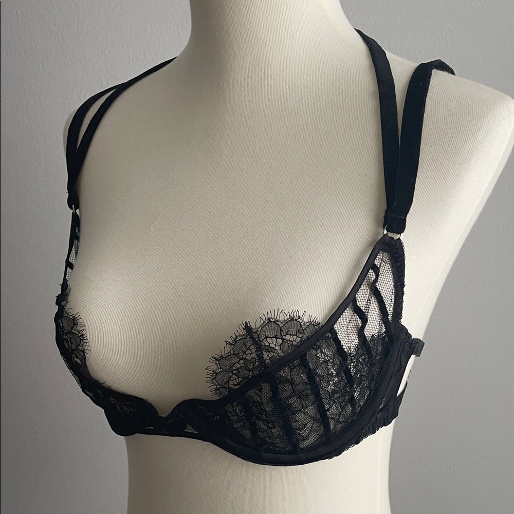 New Victoria's Secret Black Velvet Unlined Lace Bra 34C Designer collection